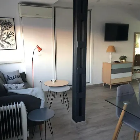 Apartment In Center *